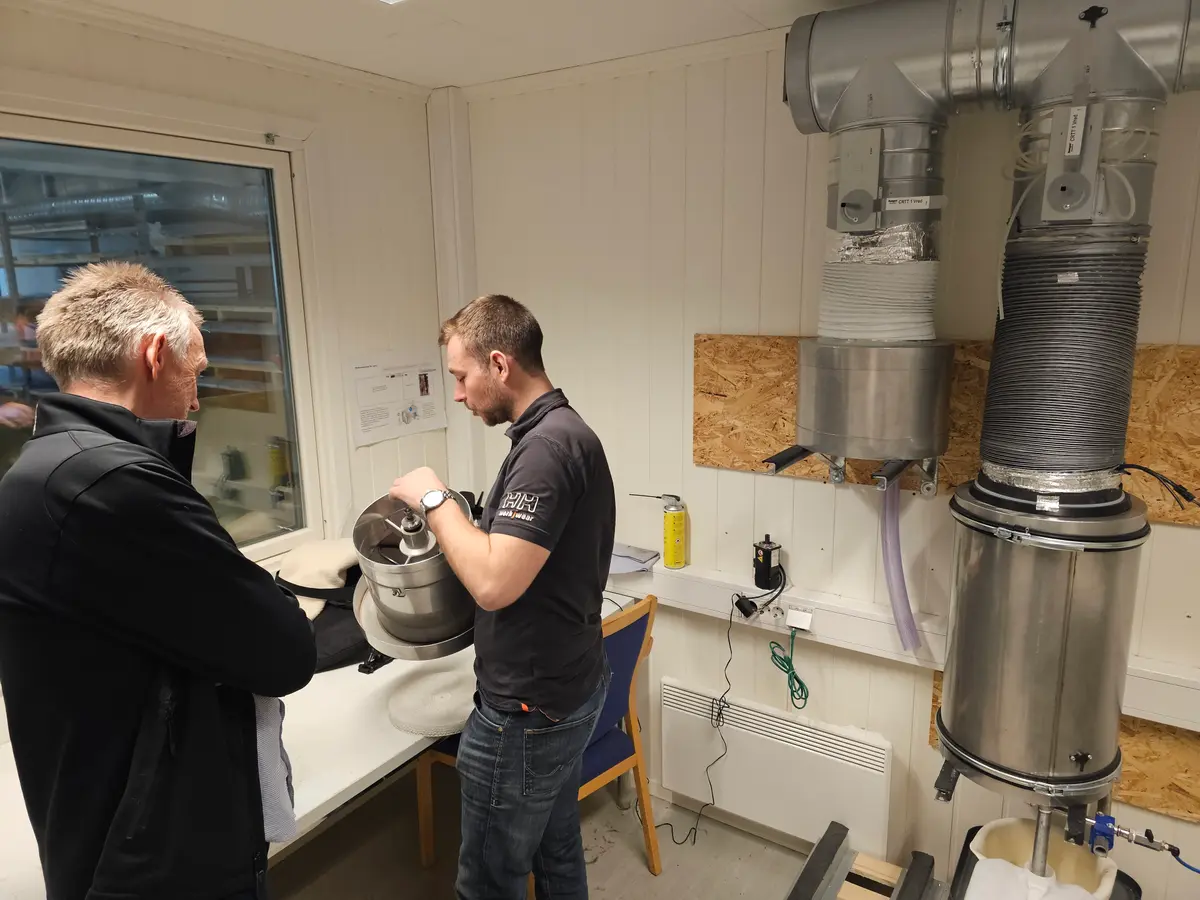 Lynx Kitchens utvecklingslabb med testutrustning och ingenjörer